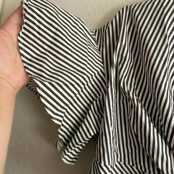🆕Stripped Flounce Crop Top Twist Front S🆕 - Picture 6 of 10